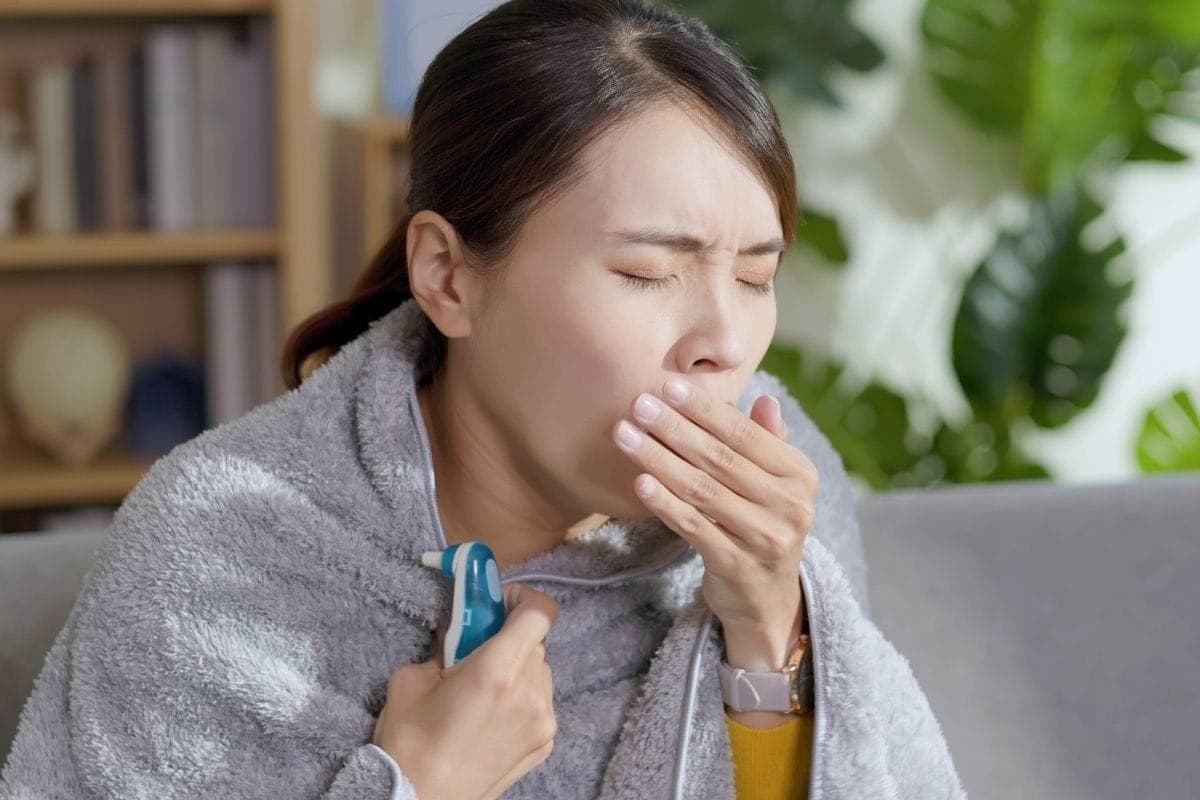 Cara Menyusui Bayi yang Benar saat Ibu Demam - Sewa Freezer ASI | Mum 'N Hun