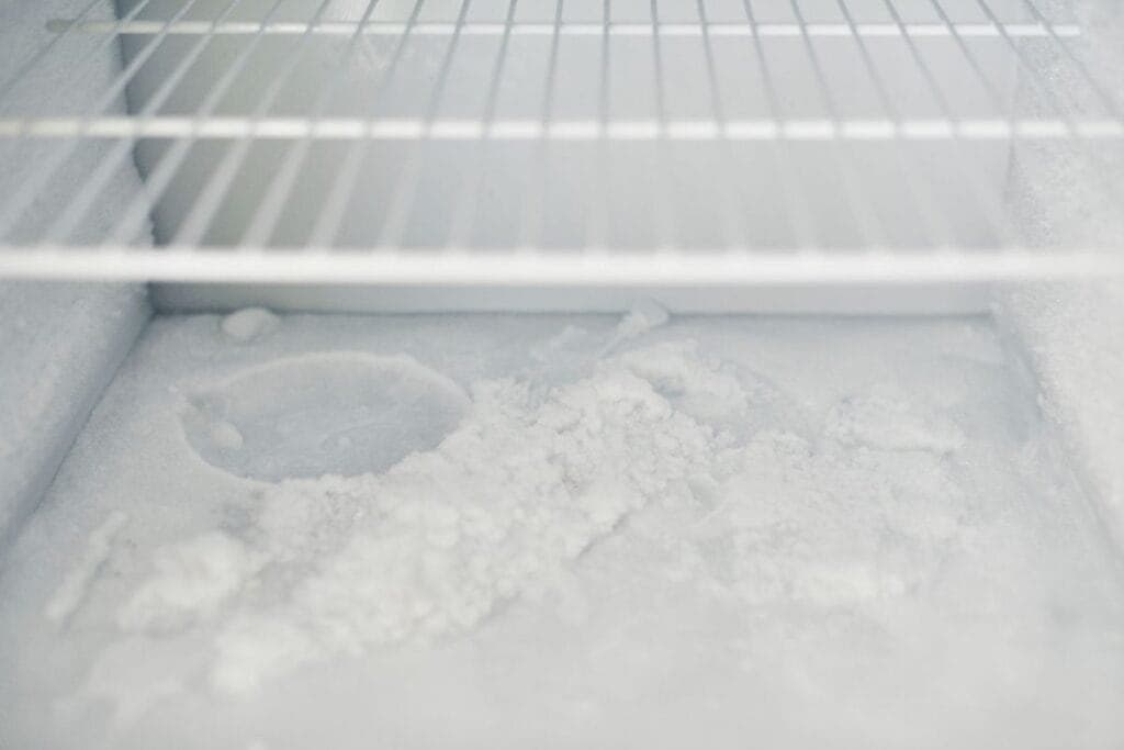 Ini Tips Menghindari Es Berlebih di Freezer ASI - Sewa Freezer ASI | Mum 'N Hun