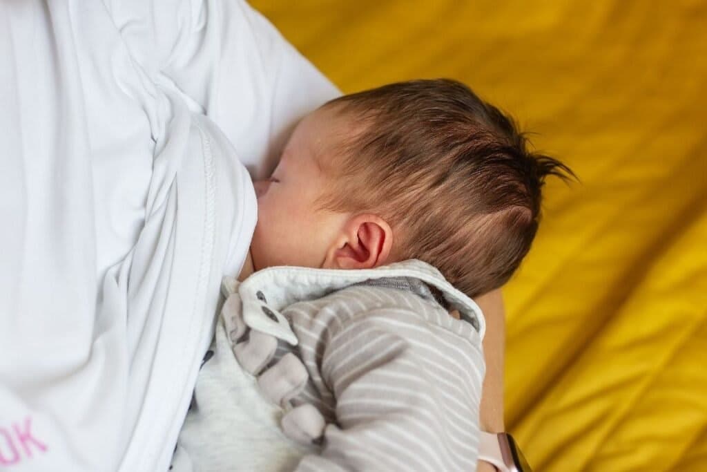 Berapa Lama Idealnya Menyusui Bayi? Panduan untuk Mums - Sewa Freezer ASI | Mum 'N Hun