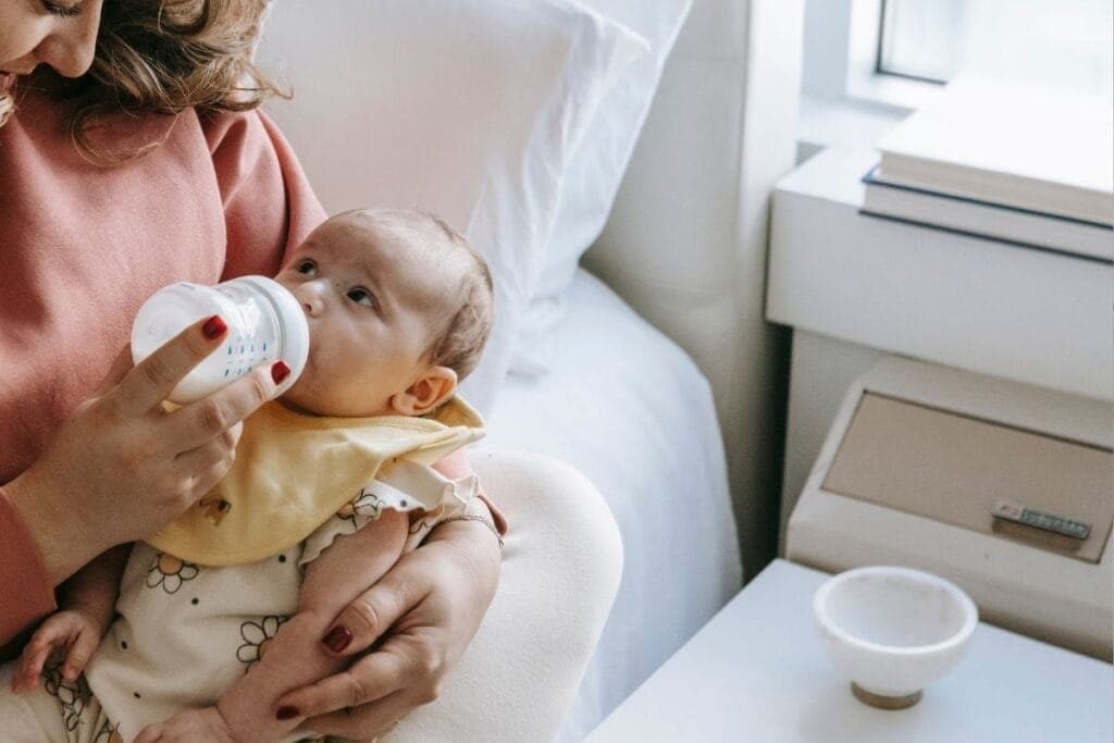 Cara Memberikan ASI Perah ke Bayi dengan Aman dan Praktis - Sewa Freezer ASI | Mum 'N Hun