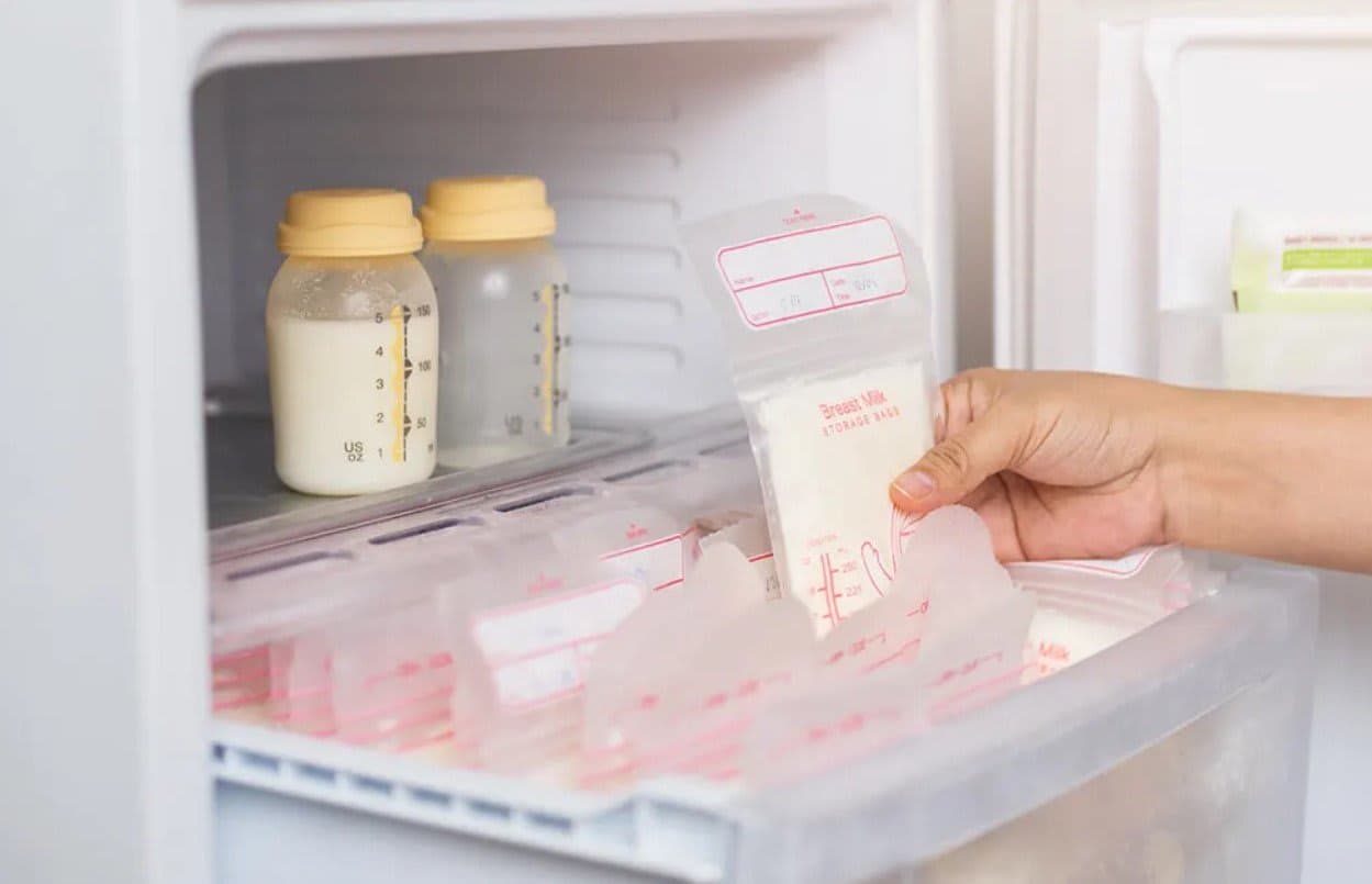 Tips Penyimpanan, Daya Tahan, dan Penanganan ASI Beku yang Aman untuk Si Kecil - Sewa Freezer ASI | Mum 'N Hun