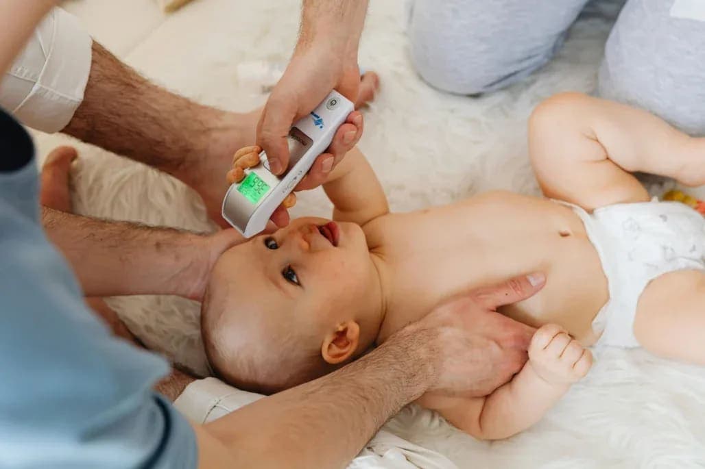 Rentang Suhu Normal Bayi & Tips Menjaganya Tetap Stabil - Sewa Freezer ASI | Mum 'N Hun