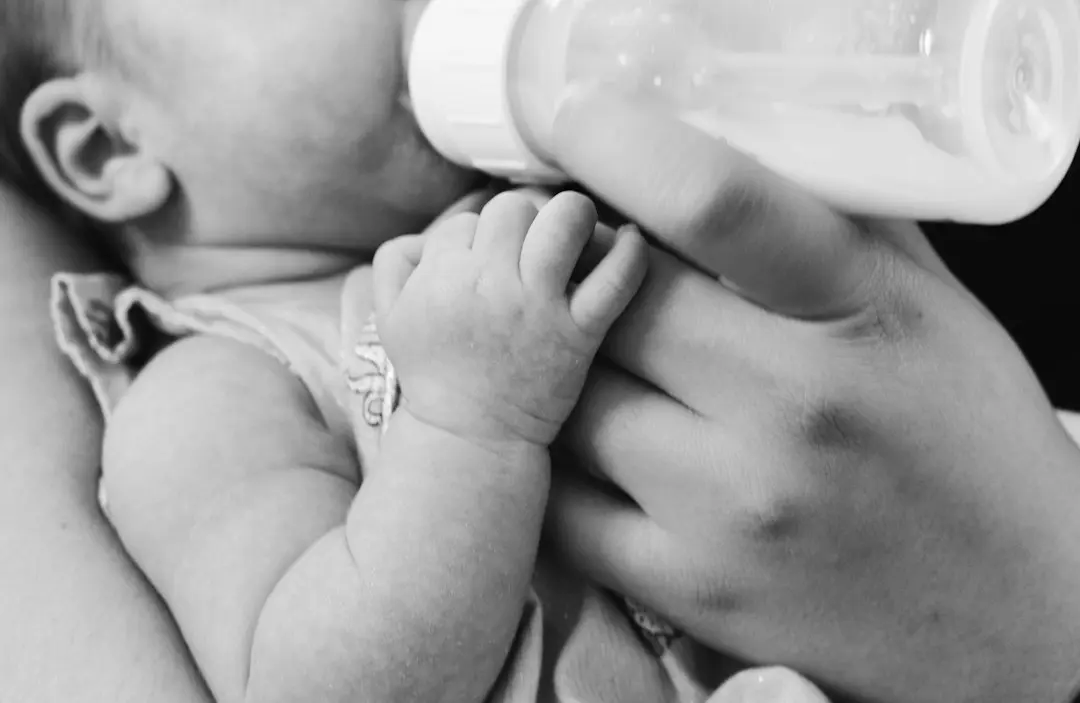 Benarkah ASI Encer Kurang Bergizi untuk Bayi