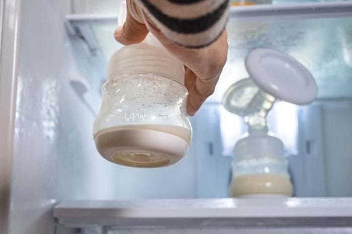 Bahaya Jika Tidak Membersihkan Freezer ASI Secara Berkala